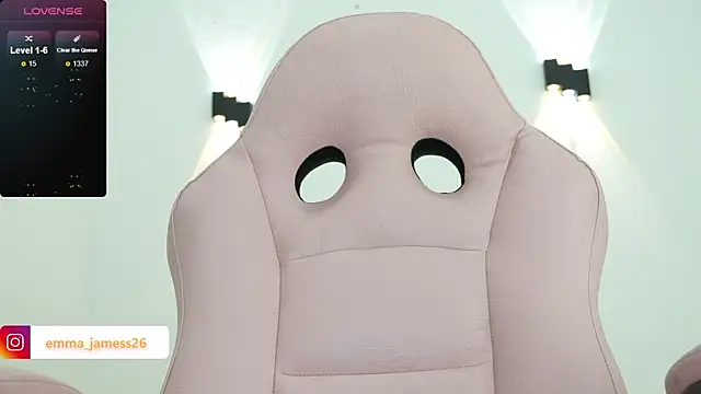 Emma jamess online show from 04-18-26, 03:20