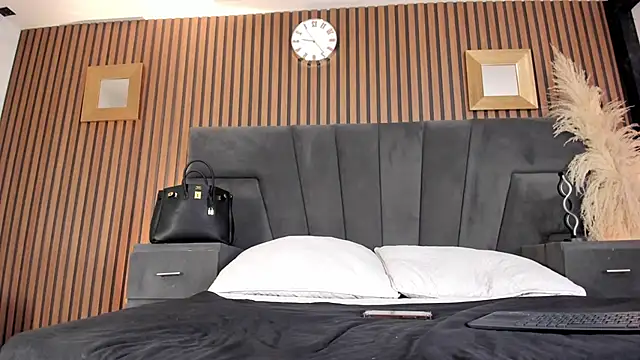 Snapshot of MeganFoxxi_ chatting on 02-13-26, 08:53 MeganFoxxi online show from 02-13-26, 08:53