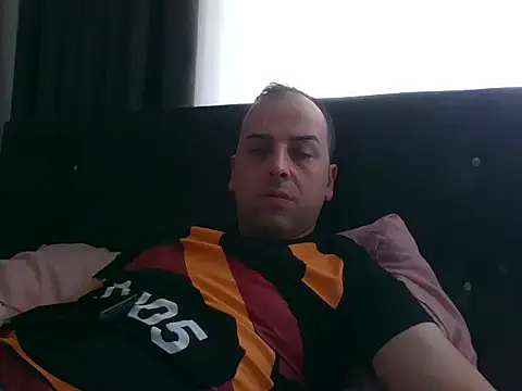 Snapshot of Yldrmm_9553 chatting on 05-18-26, 11:26 Yldrmm 9553 online show from 05-18-26, 11:26