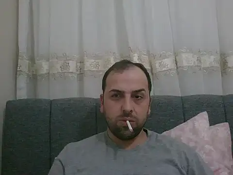 Snapshot of Yldrmm_9553 chatting on 05-08-26, 08:34 Yldrmm 9553 online show from 05-08-26, 08:34