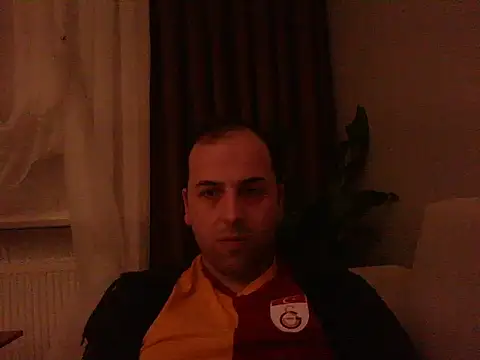 Snapshot of Yldrmm_9553 chatting on 05-01-26, 09:20 Yldrmm 9553 online show from 05-01-26, 09:20