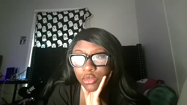Snapshot of divinitysdesires chatting on 05-26-26, 10:19 divinitysdesires online show from 05-26-26, 10:19