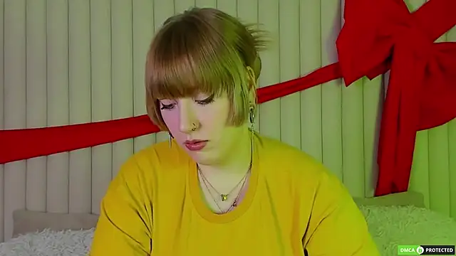 Snapshot of RachelCart chatting on 05-27-26, 03:25 RachelCart online show from 05-27-26, 03:25