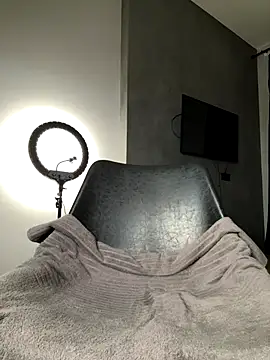  Monic  online show from 11-13-25, 04:33