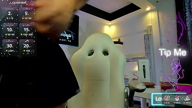 AnaRuiz online show from 10-21-25, 12:26