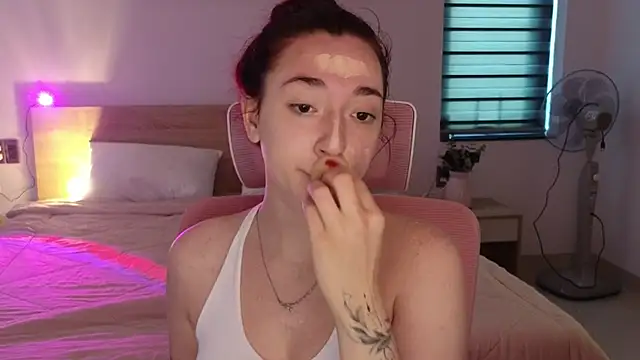 YasmineWest online show from 04-26-26, 12:30