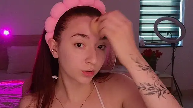 Snapshot of YasmineWest chatting on 05-07-26, 12:48 YasmineWest online show from 05-07-26, 12:48