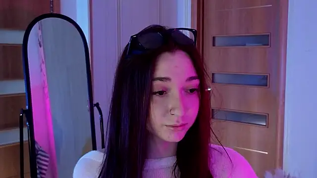 YasmineWest online show from 01-17-25, 08:34