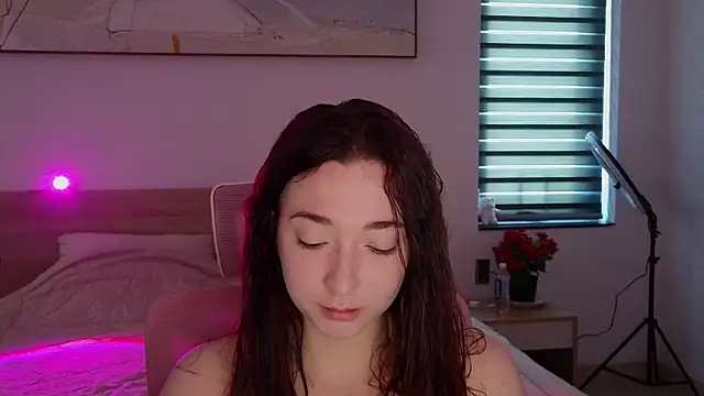 Snapshot of YasmineWest chatting on 05-10-26, 04:49 YasmineWest online show from 05-10-26, 04:49