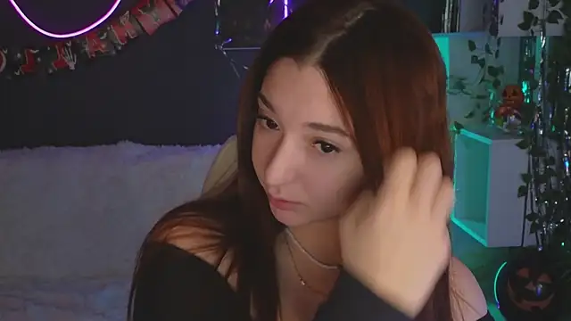 YasmineWest online show from 10-25-25, 01:38