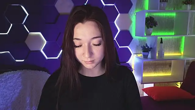 YasmineWest online show from 12-28-24, 04:41