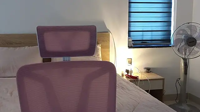 YasmineWest online show from 03-26-26, 06:33