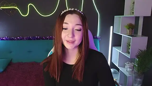 YasmineWest online show from 12-22-24, 06:49