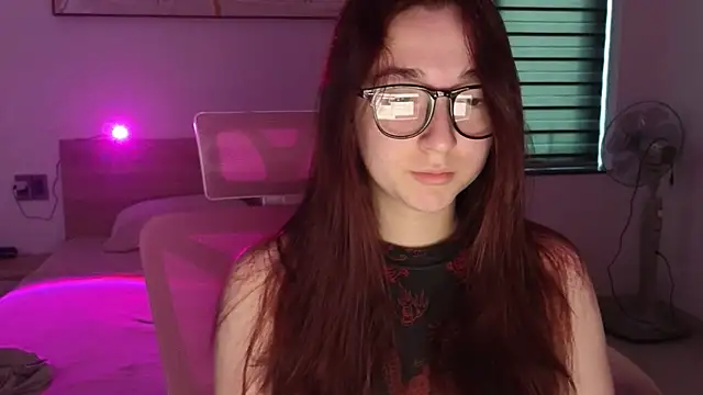 Snapshot of YasmineWest chatting on 05-02-26, 12:16 YasmineWest online show from 05-02-26, 12:16