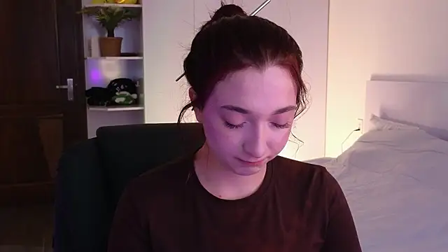 Snapshot of YasmineWest chatting on 06-15-26, 02:34 YasmineWest online show from 06-15-26, 02:34