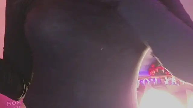 YasmineWest online show from 10-27-25, 02:12