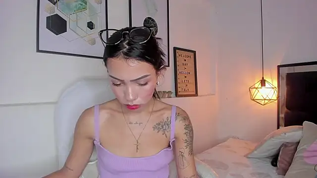 amysc online show from 10-11-25, 01:34