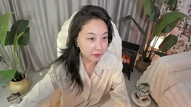 Snapshot of Minami_686 chatting on 02-12-25, 01:48 Minami 686 online show from 02-12-25, 01:48