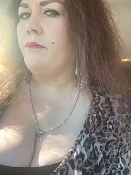 fatfabulous1981 online show from 10-18-25, 09:06