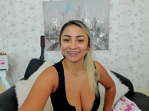 milf bigass  online show from 02-17-26, 12:35