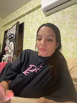 Snapshot of samilux5 chatting on 04-08-26, 02:57 samilux5 online show from 04-08-26, 02:57