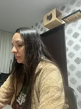 Snapshot of samilux5 chatting on 04-06-26, 03:35 samilux5 online show from 04-06-26, 03:35