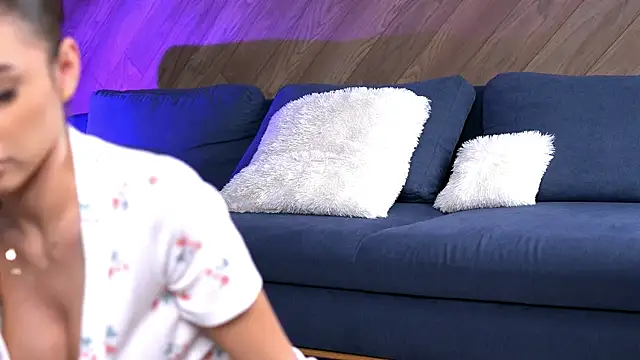 Snapshot of EsmeAinsley chatting on 09-22-25, 11:44 EsmeAinsley online show from 09-22-25, 11:44