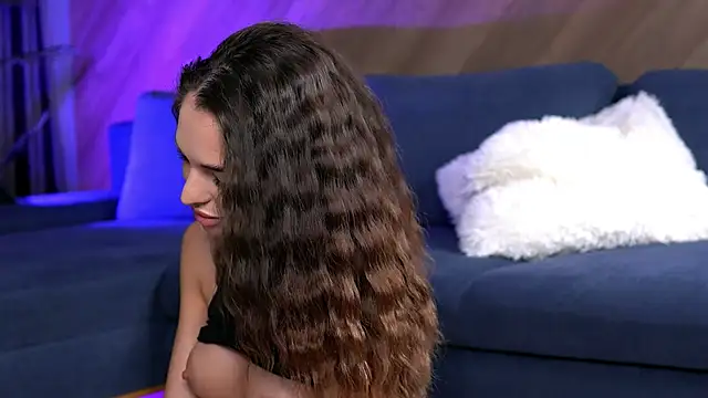 Snapshot of EsmeAinsley chatting on 09-24-25, 10:48 EsmeAinsley online show from 09-24-25, 10:48