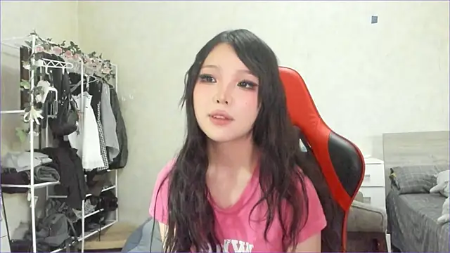 Snapshot of wastforu chatting on 06-27-26, 12:11 wastforu online show from 06-27-26, 12:11