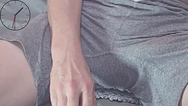 LongUKMakeYouSquirt online show from 10-22-25, 11:31