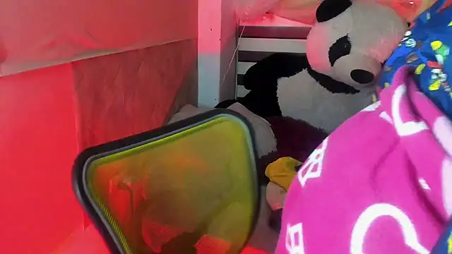 Lilithsabeth online show from 11-17-25, 04:16