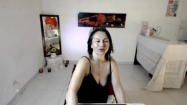 lollita 23  online show from 06-15-26, 07:02