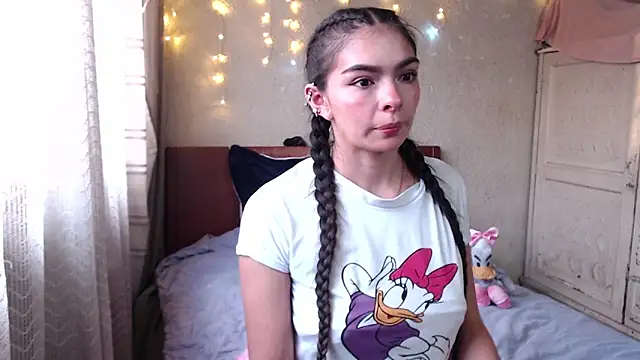 Snapshot of Dreams_sophi chatting on 09-19-25, 10:14 Dreams sophi online show from 09-19-25, 10:14