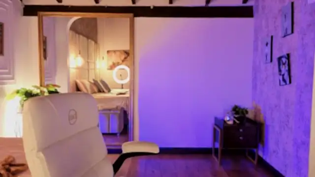 Victoria-Harper online show from 11-22-25, 09:08