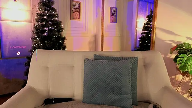 Victoria-Harper online show from 12-19-25, 09:55