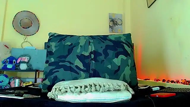 Liamscott  online show from 04-05-26, 07:42