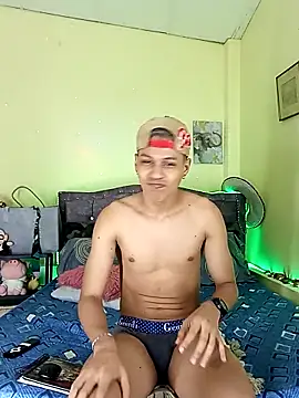 Liamscott  online show from 03-28-26, 09:49