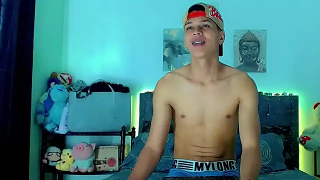 Liamscott  online show from 02-11-26, 03:23