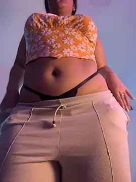 JulianaCastillo online show from 11-17-25, 09:35