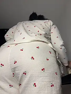 JulianaCastillo online show from 04-08-26, 09:22