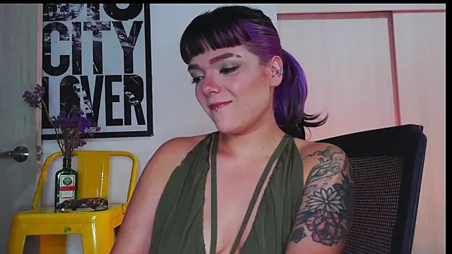 Snapshot of purple_em69 chatting on 02-27-26, 03:40 purple em69 online show from 02-27-26, 03:40