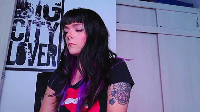 Snapshot of purple_em69 chatting on 02-01-26, 07:45 purple em69 online show from 02-01-26, 07:45