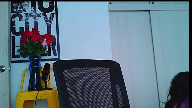 purple em69 online show from 04-15-26, 04:55