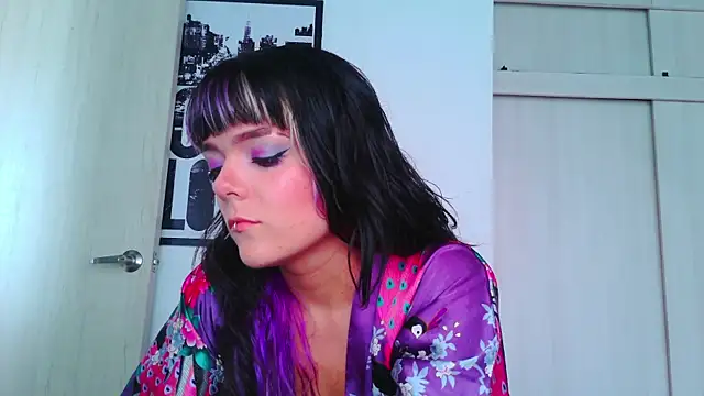 Snapshot of purple_em69 chatting on 09-16-25, 05:25 purple em69 online show from 09-16-25, 05:25