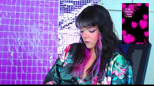 Snapshot of purple_em69 chatting on 03-02-25, 04:25 purple em69 online show from 03-02-25, 04:25