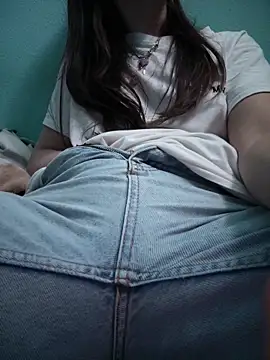Snapshot of rossana99_ chatting on 05-17-26, 04:40 rossana99 online show from 05-17-26, 04:40