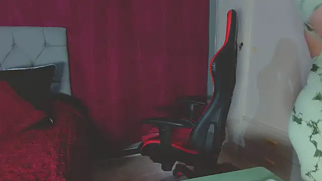 Noamartin  online show from 10-28-25, 11:03