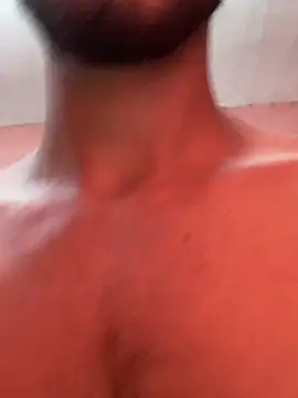 Snapshot of tanned_boy chatting on 05-29-26, 06:14 tanned boy online show from 05-29-26, 06:14