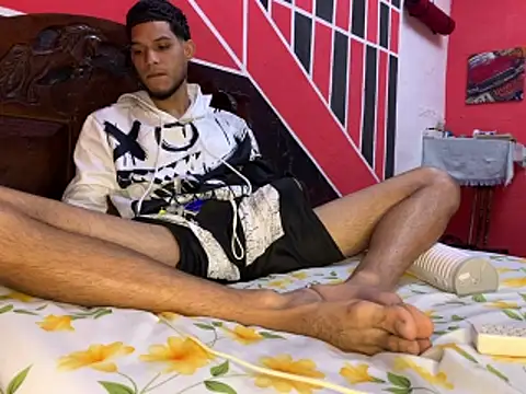 Snapshot of tanned_boy chatting on 05-02-26, 10:42 tanned boy online show from 05-02-26, 10:42