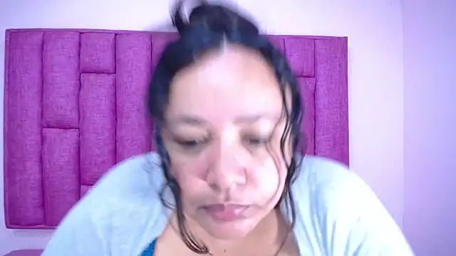 CrushOnMe  online show from 10-24-25, 07:29